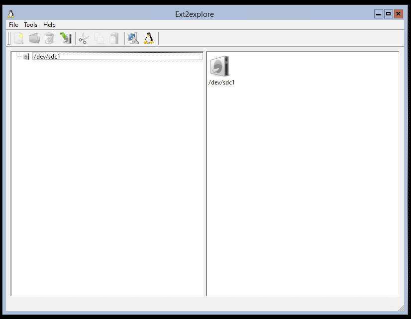 Ext2Read detecting Linux partitions from a mounted VHDX image on Windows.